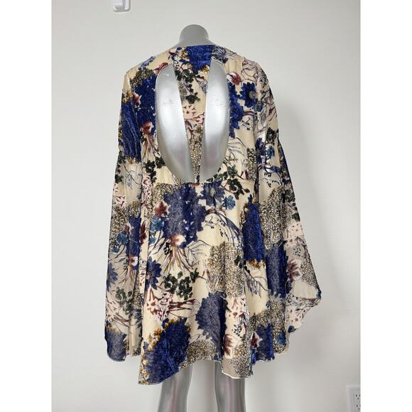 Line & Dot Mini Dress Blue Floral Bell Sleeve Fall Anthropologie M - Picture 3 of 13